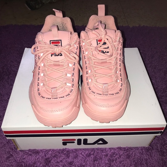 SOLD❗️ Fila Sneakers 🍡 - Picture 2 of 8